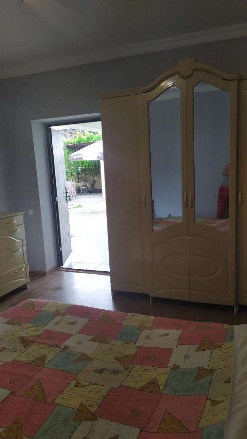 Guesthouse Mira Гагра Екстер'єр фото