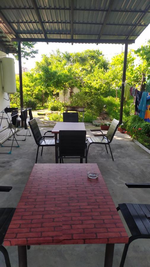 Guesthouse Mira Гагра Екстер'єр фото