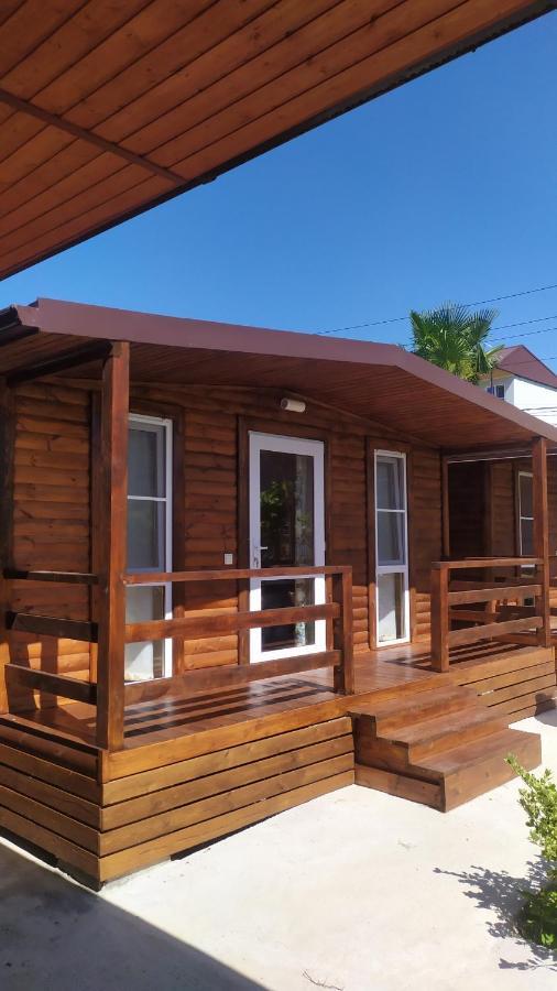 Guesthouse Mira Гагра Екстер'єр фото